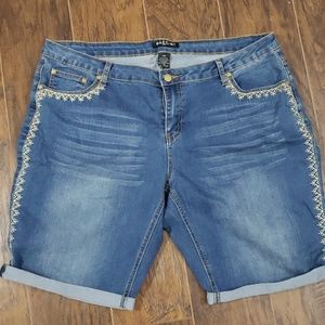 Plus Size Bermuda Shorts
